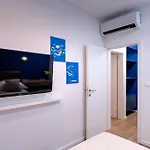Modern, 2 Bedroom *