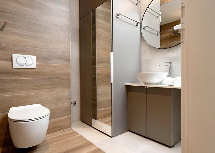 Modern, 2 Bedroom Apartment