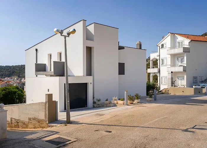 Modern, 2 Bedroom Apartment Hvar Town