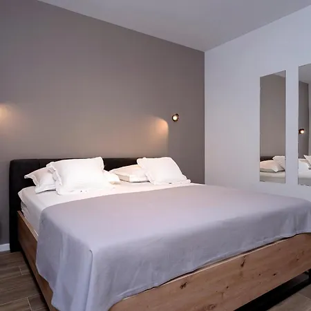 Modern, 2 Bedroom דירה